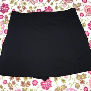 Black Skort